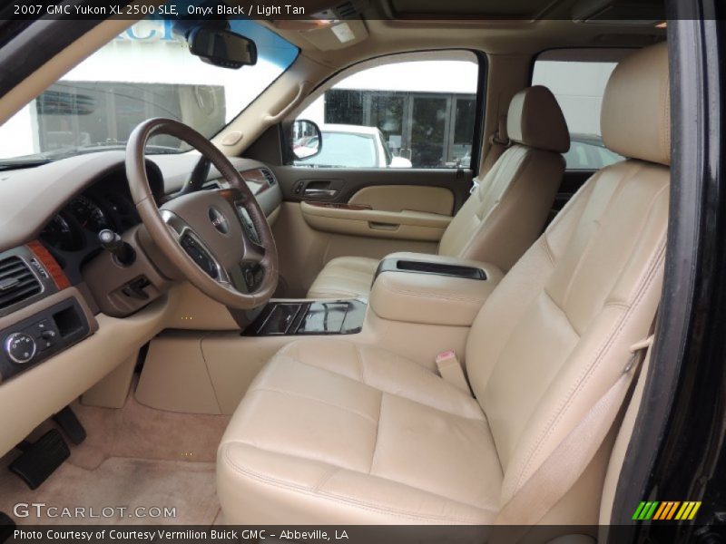 Front Seat of 2007 Yukon XL 2500 SLE