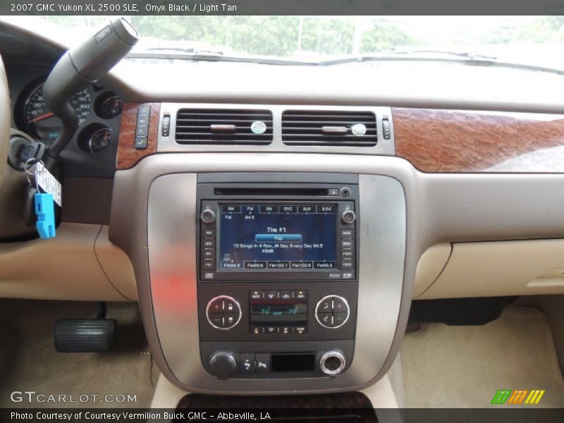 Onyx Black / Light Tan 2007 GMC Yukon XL 2500 SLE