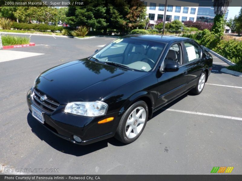 Super Black / Frost 2000 Nissan Maxima SE