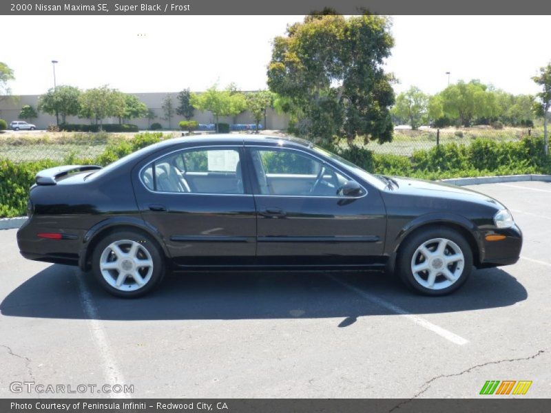 Super Black / Frost 2000 Nissan Maxima SE