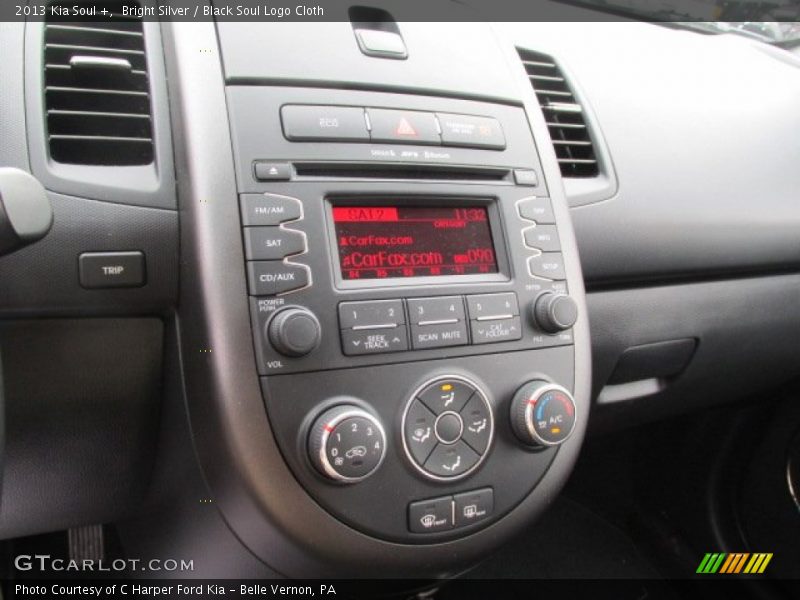 Bright Silver / Black Soul Logo Cloth 2013 Kia Soul +