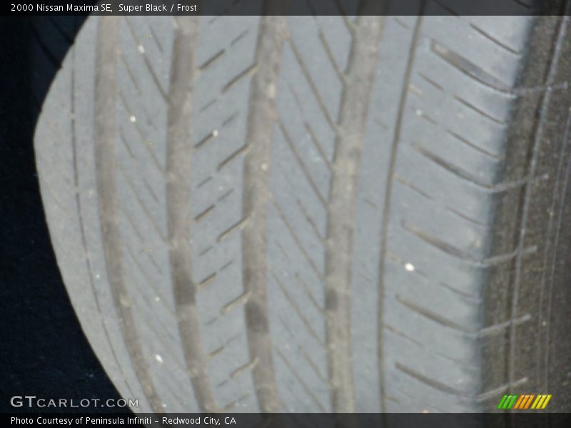 Super Black / Frost 2000 Nissan Maxima SE