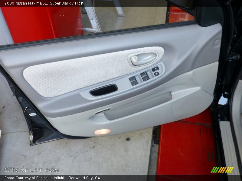 Super Black / Frost 2000 Nissan Maxima SE