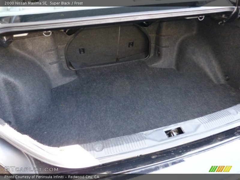 Super Black / Frost 2000 Nissan Maxima SE