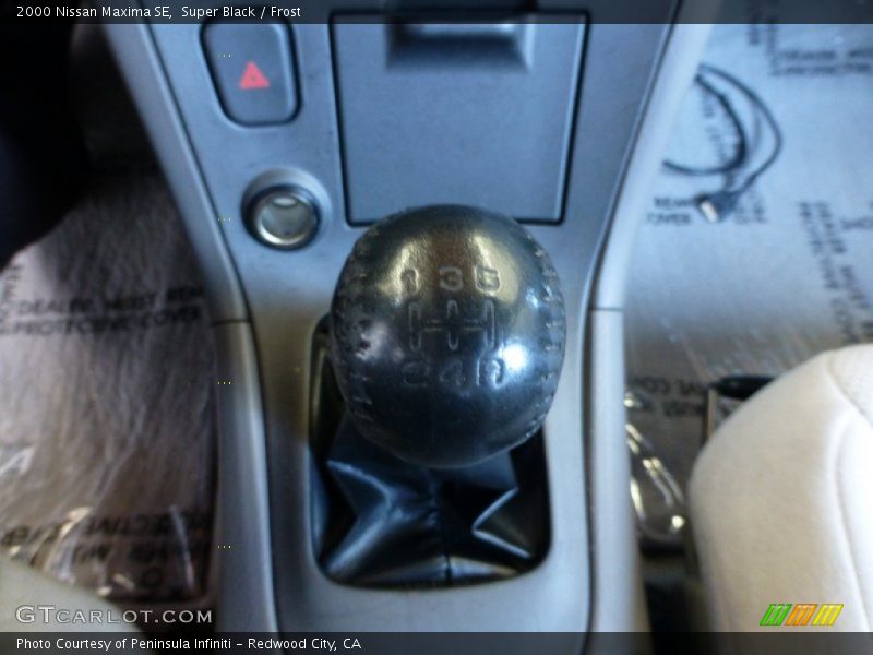 Super Black / Frost 2000 Nissan Maxima SE