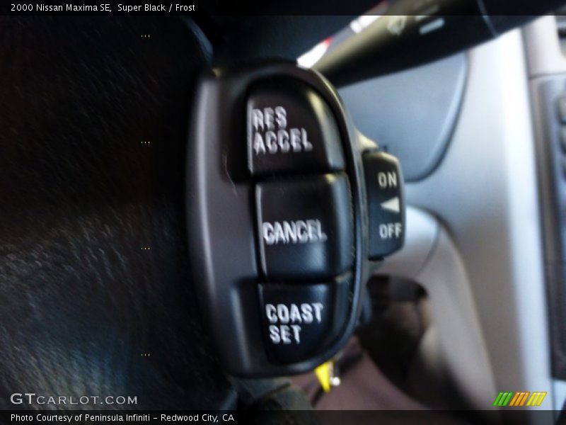 Super Black / Frost 2000 Nissan Maxima SE