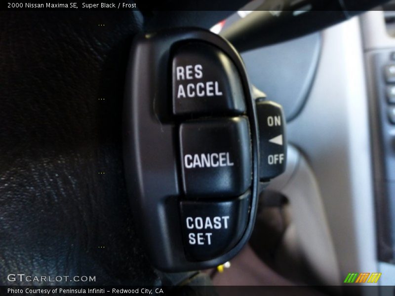 Super Black / Frost 2000 Nissan Maxima SE