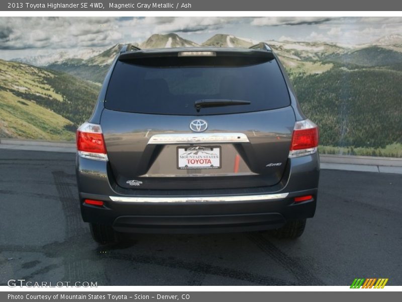 Magnetic Gray Metallic / Ash 2013 Toyota Highlander SE 4WD
