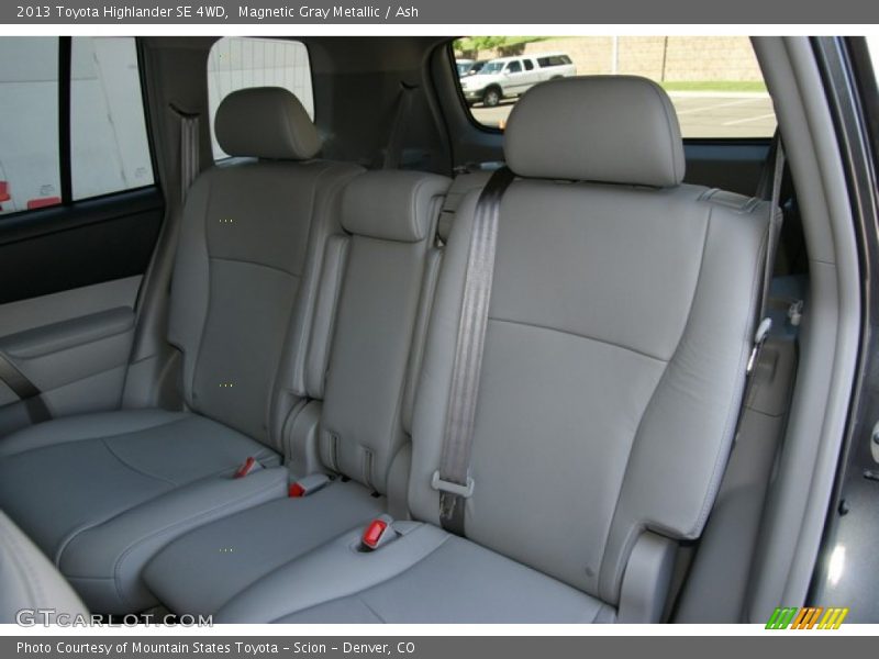 Magnetic Gray Metallic / Ash 2013 Toyota Highlander SE 4WD