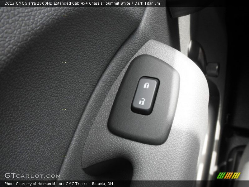 Summit White / Dark Titanium 2013 GMC Sierra 2500HD Extended Cab 4x4 Chassis