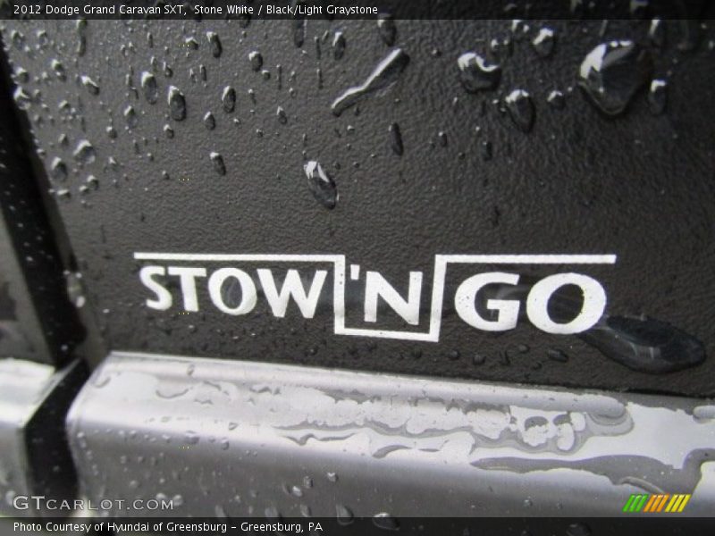Stone White / Black/Light Graystone 2012 Dodge Grand Caravan SXT