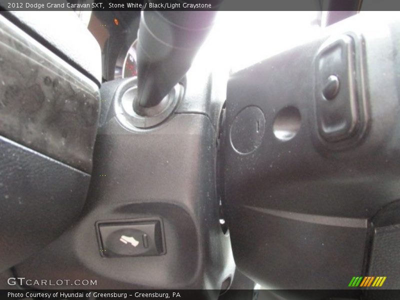 Stone White / Black/Light Graystone 2012 Dodge Grand Caravan SXT