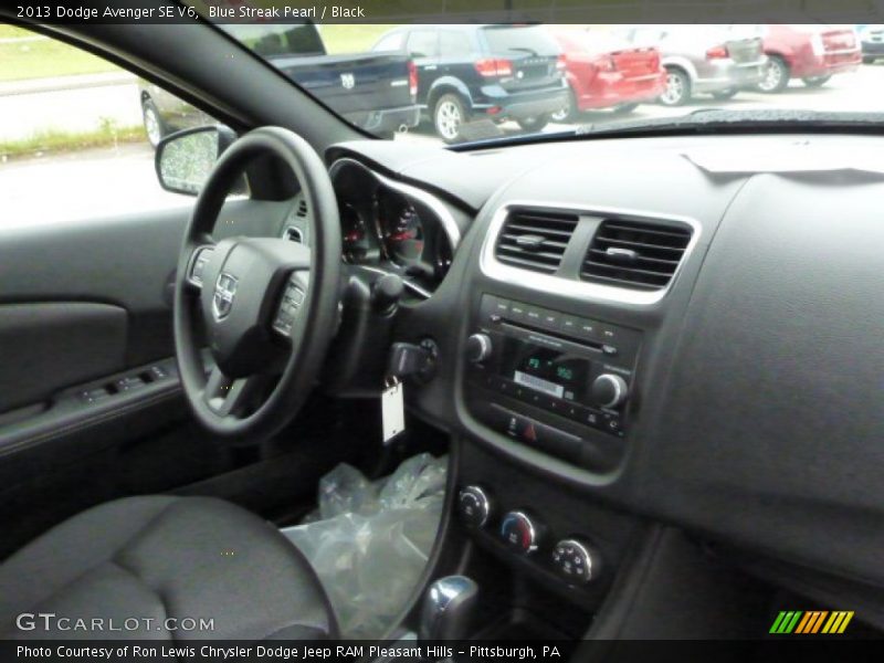 Blue Streak Pearl / Black 2013 Dodge Avenger SE V6