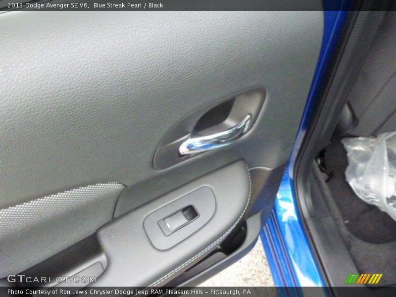 Blue Streak Pearl / Black 2013 Dodge Avenger SE V6
