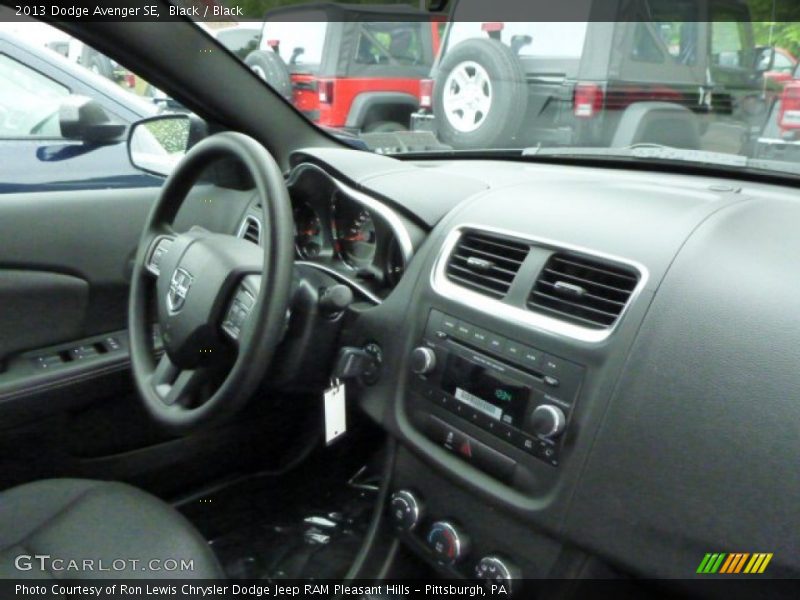 Black / Black 2013 Dodge Avenger SE