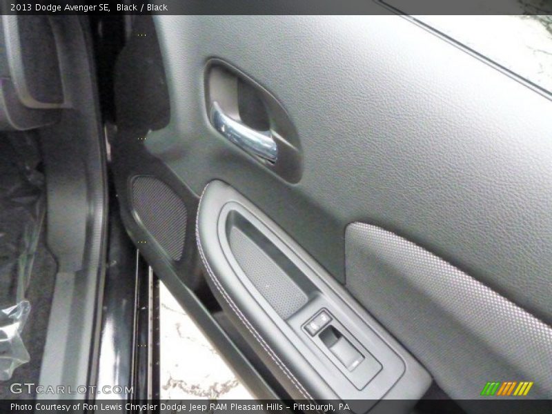 Black / Black 2013 Dodge Avenger SE