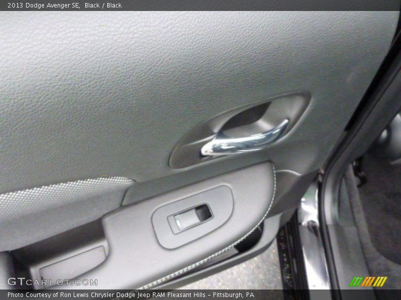 Black / Black 2013 Dodge Avenger SE
