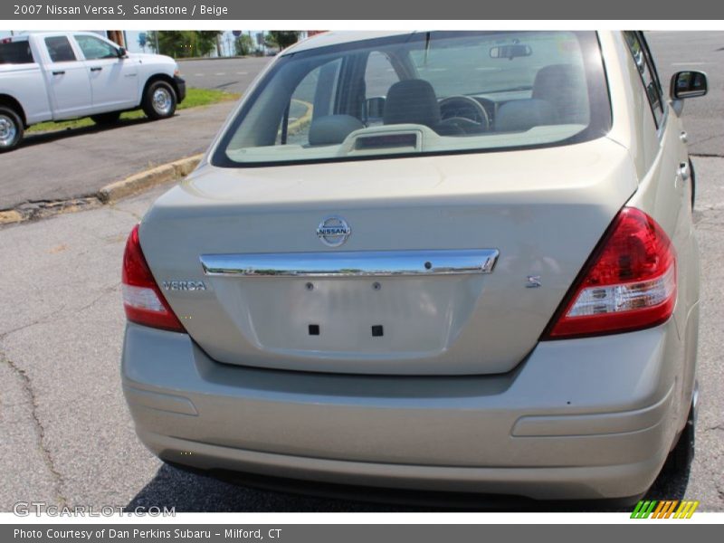 Sandstone / Beige 2007 Nissan Versa S
