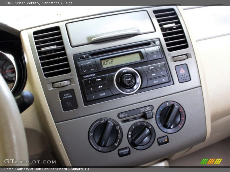 Sandstone / Beige 2007 Nissan Versa S