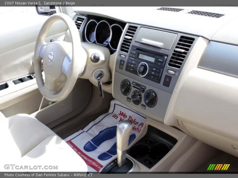 Sandstone / Beige 2007 Nissan Versa S