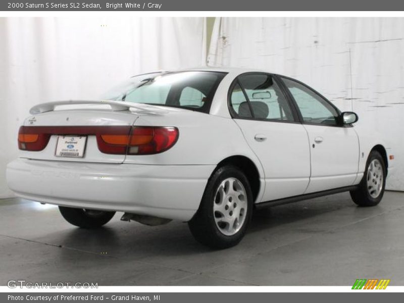 Bright White / Gray 2000 Saturn S Series SL2 Sedan
