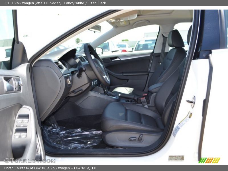 Candy White / Titan Black 2013 Volkswagen Jetta TDI Sedan