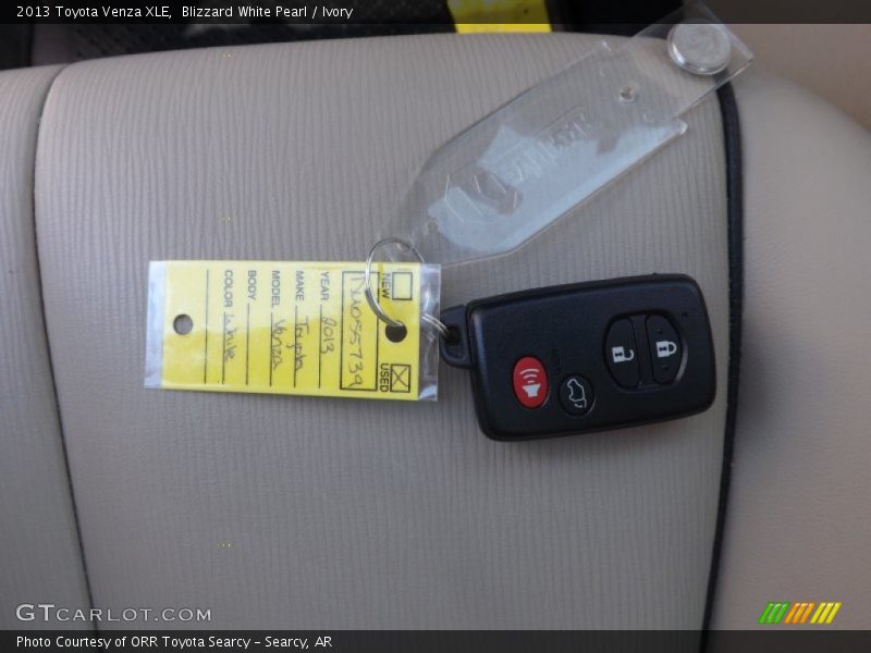 Blizzard White Pearl / Ivory 2013 Toyota Venza XLE