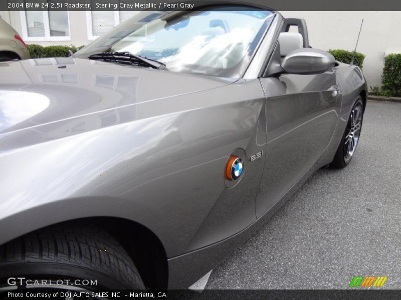 Sterling Gray Metallic / Pearl Gray 2004 BMW Z4 2.5i Roadster
