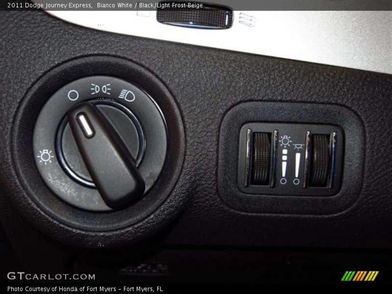 Bianco White / Black/Light Frost Beige 2011 Dodge Journey Express
