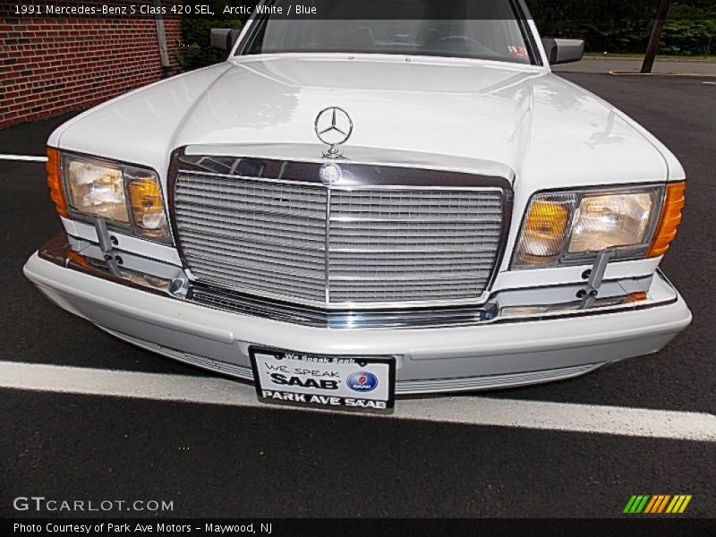 Arctic White / Blue 1991 Mercedes-Benz S Class 420 SEL