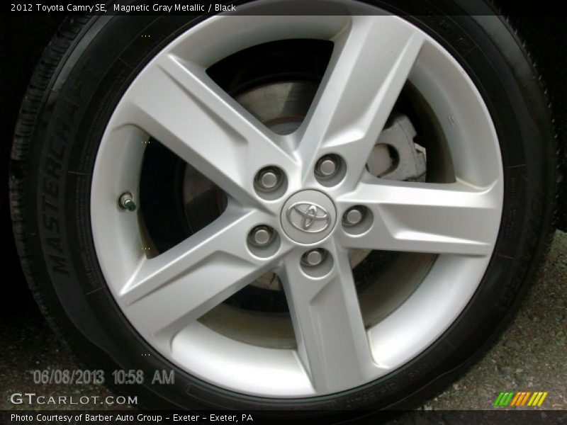 Magnetic Gray Metallic / Black 2012 Toyota Camry SE
