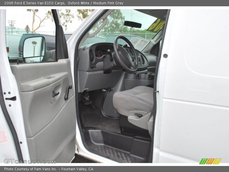 Oxford White / Medium Flint Grey 2006 Ford E Series Van E150 Cargo