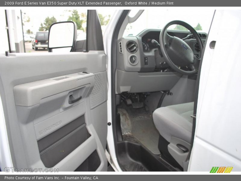 Oxford White / Medium Flint 2009 Ford E Series Van E350 Super Duty XLT Extended Passenger