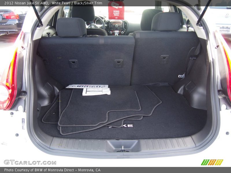 White Pearl / Black/Silver Trim 2012 Nissan Juke SV AWD