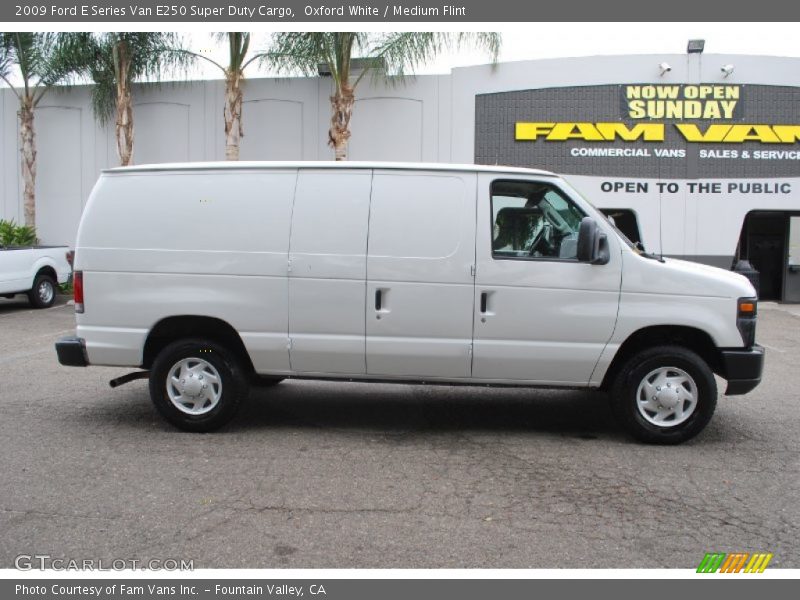 Oxford White / Medium Flint 2009 Ford E Series Van E250 Super Duty Cargo