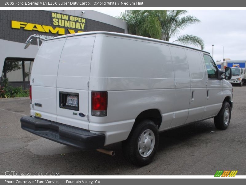 Oxford White / Medium Flint 2009 Ford E Series Van E250 Super Duty Cargo