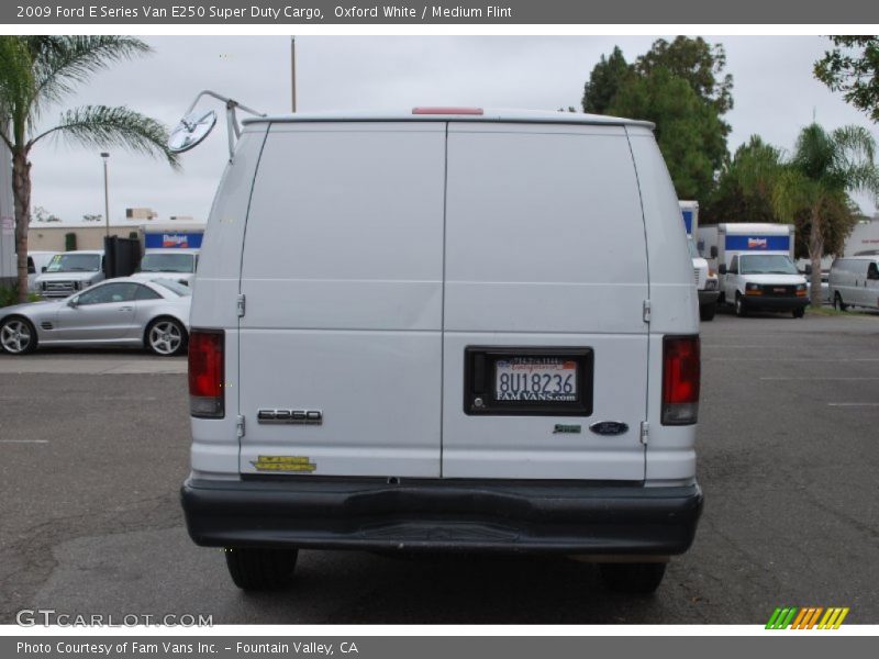 Oxford White / Medium Flint 2009 Ford E Series Van E250 Super Duty Cargo