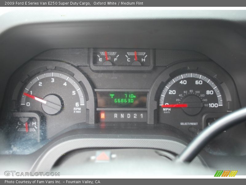 Oxford White / Medium Flint 2009 Ford E Series Van E250 Super Duty Cargo