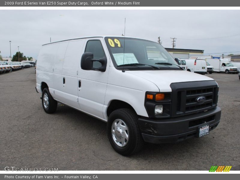 Oxford White / Medium Flint 2009 Ford E Series Van E250 Super Duty Cargo
