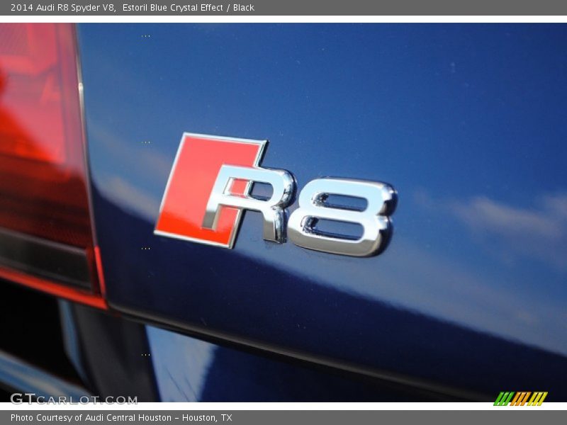  2014 R8 Spyder V8 Logo