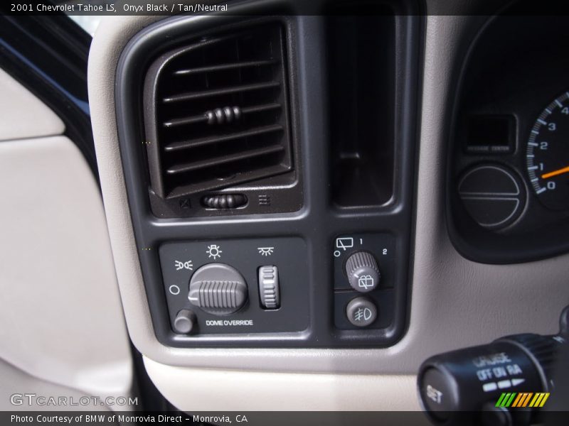 Onyx Black / Tan/Neutral 2001 Chevrolet Tahoe LS