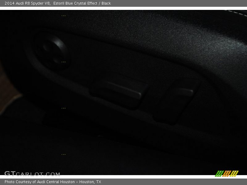 Estoril Blue Crystal Effect / Black 2014 Audi R8 Spyder V8