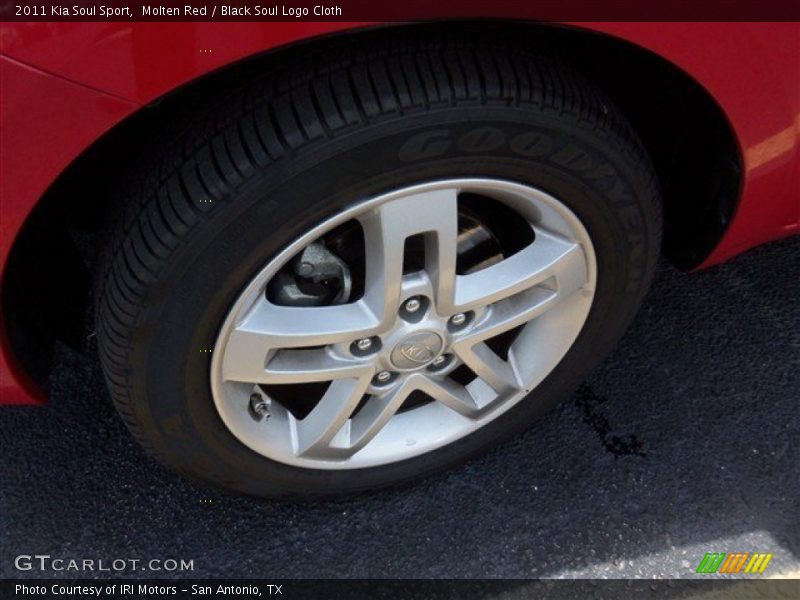 Molten Red / Black Soul Logo Cloth 2011 Kia Soul Sport