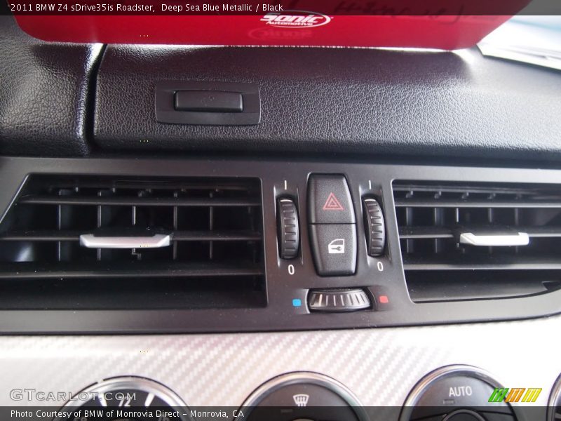 Controls of 2011 Z4 sDrive35is Roadster