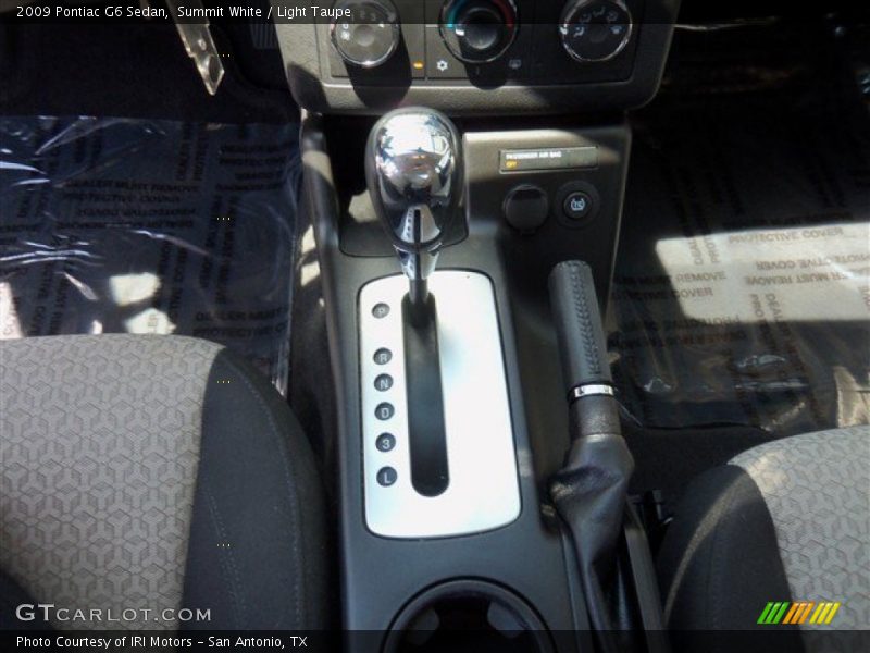 Summit White / Light Taupe 2009 Pontiac G6 Sedan