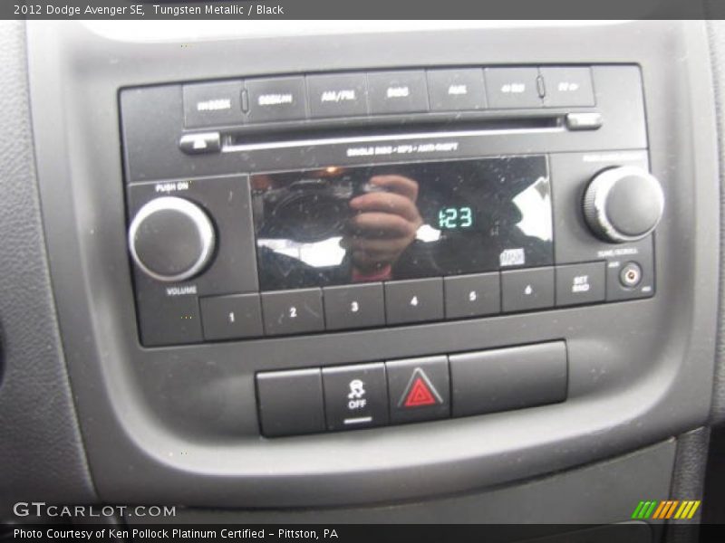 Tungsten Metallic / Black 2012 Dodge Avenger SE