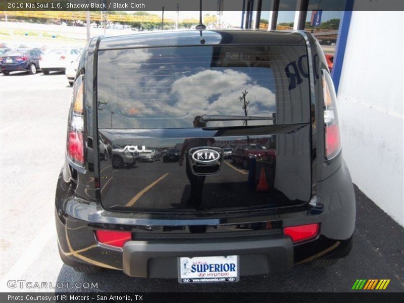 Shadow Black / Black Cloth 2010 Kia Soul 1.6