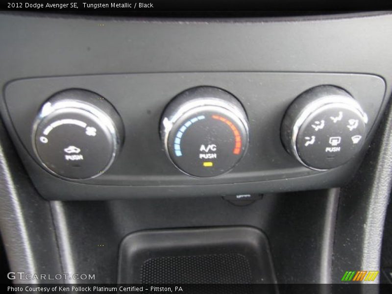 Tungsten Metallic / Black 2012 Dodge Avenger SE