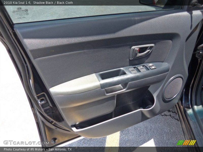 Shadow Black / Black Cloth 2010 Kia Soul 1.6