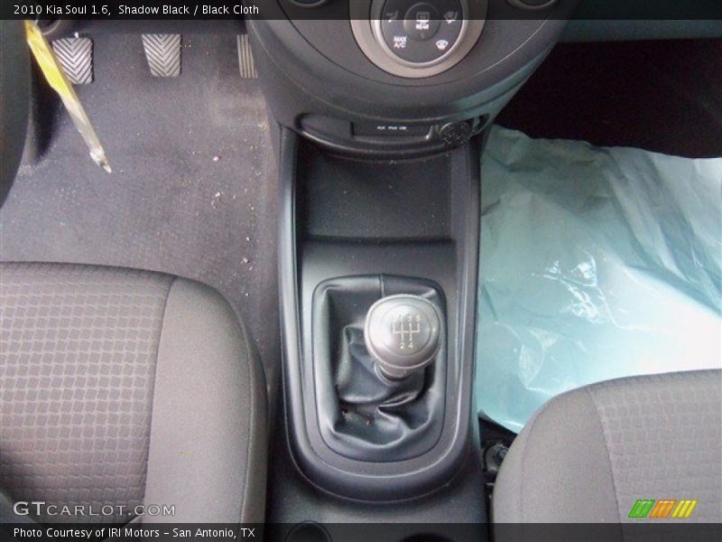 Shadow Black / Black Cloth 2010 Kia Soul 1.6